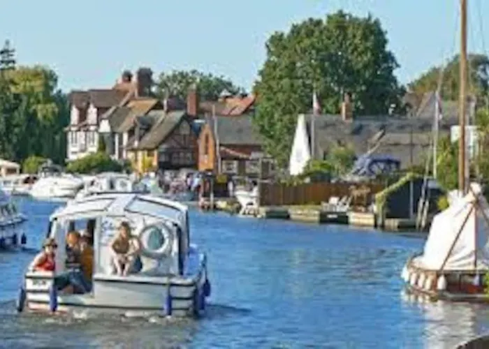 The Lodge - Dog Friendly Farm Cottage